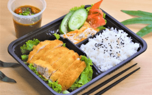 bento-ayam-katsu-enak-murah-praktis-nasi-putih-renyah-salad-segar